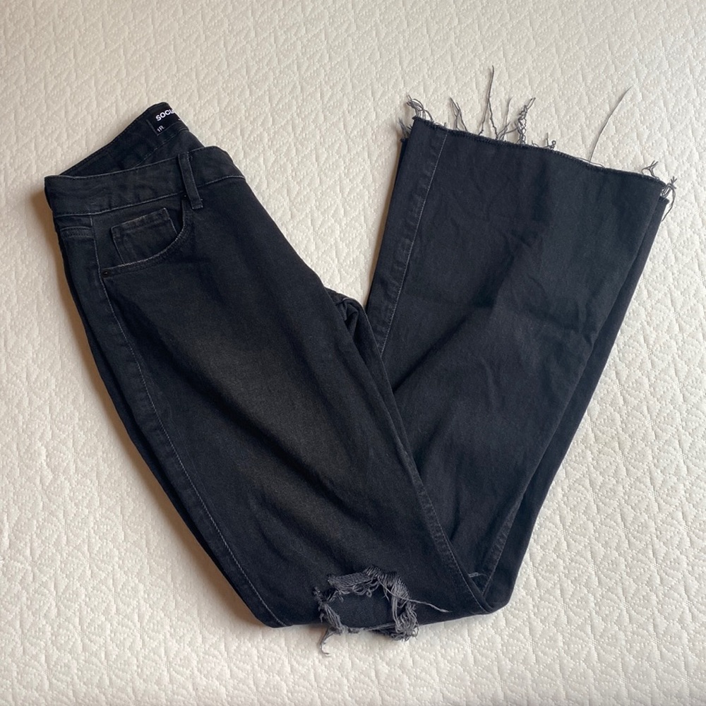 Social Tourist Low Rise Distressed Flare Jeans — Size 1R!!
